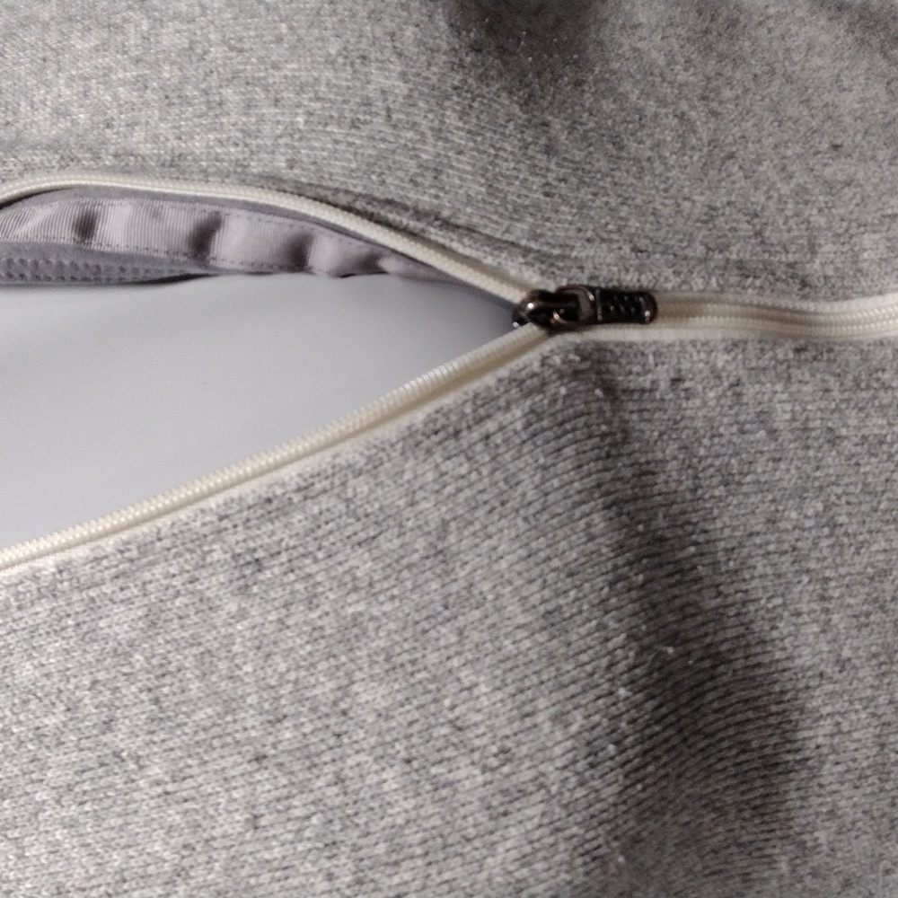 Patagonia light gray zip fleece jacket. Small - Picture 4 of 13